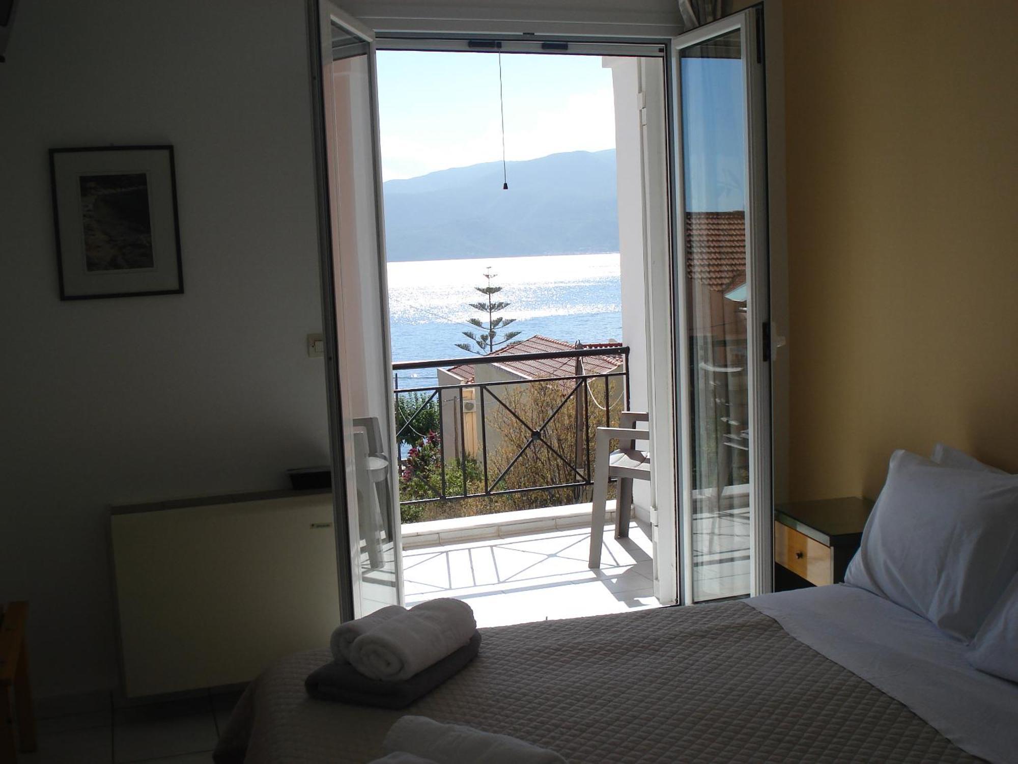 Mema'S Apartment Agia Efimia Екстериор снимка